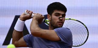 Un eficaz Alcaraz supera a Draper para meterse en semifinales de Roma
