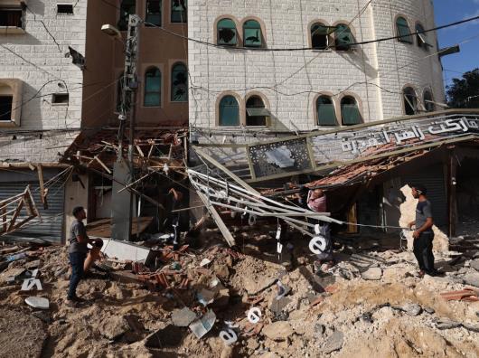 La Defensa Civil de Gaza reporta al menos 80 muertos en bombardeos israelíes
