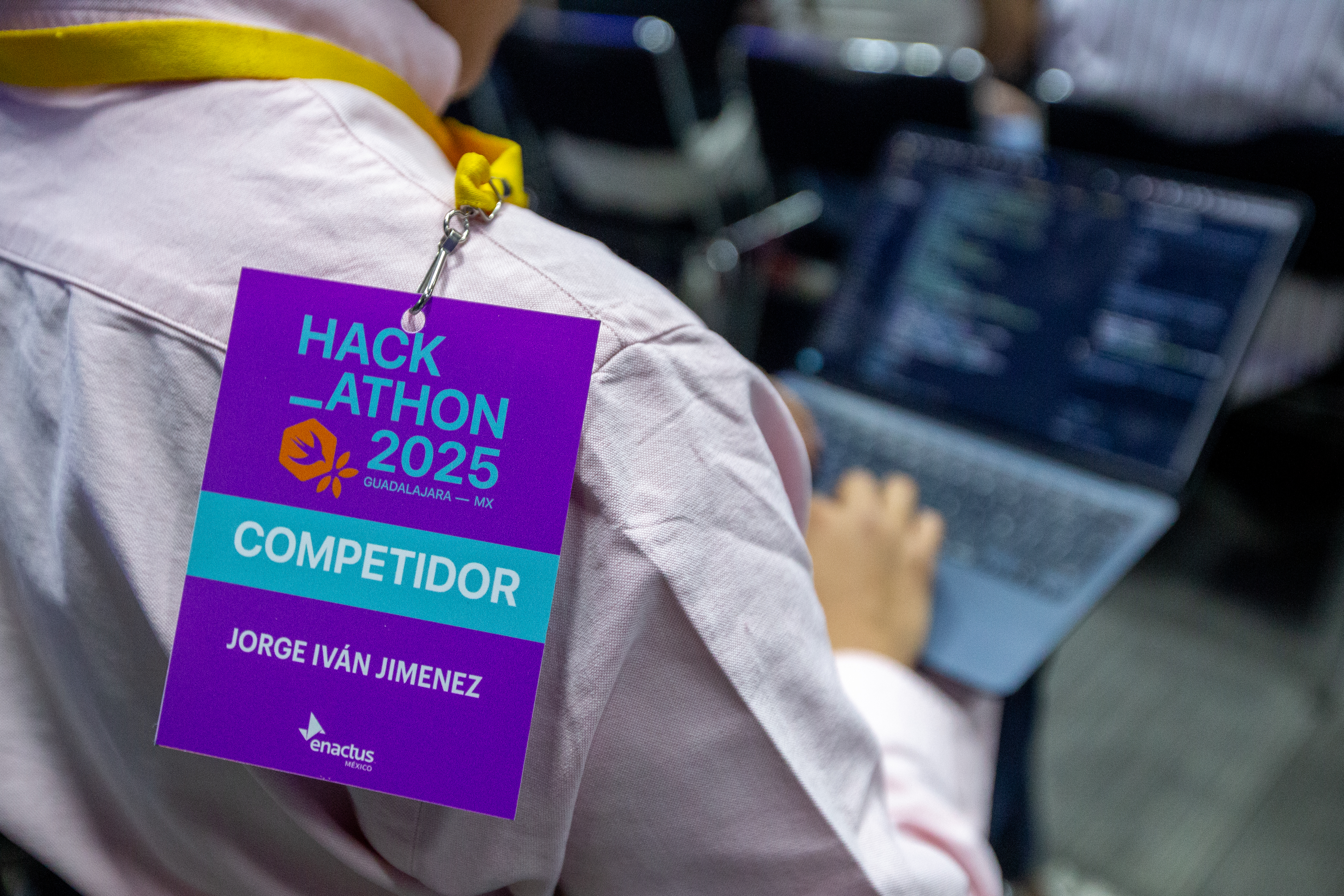 Estudiantes ponen a prueba conocimientos de programación con cinco empresas Estudiantes ponen a prueba conocimientos de programación con cinco empresas