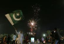Pakistán e India acuerdan extender cese al fuego hasta el 18 de mayo, anuncia canciller paquistaní