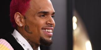 El cantante Chris Brown, acusado de agresión en Reino Unido, permanecerá detenido hasta mediados de junio