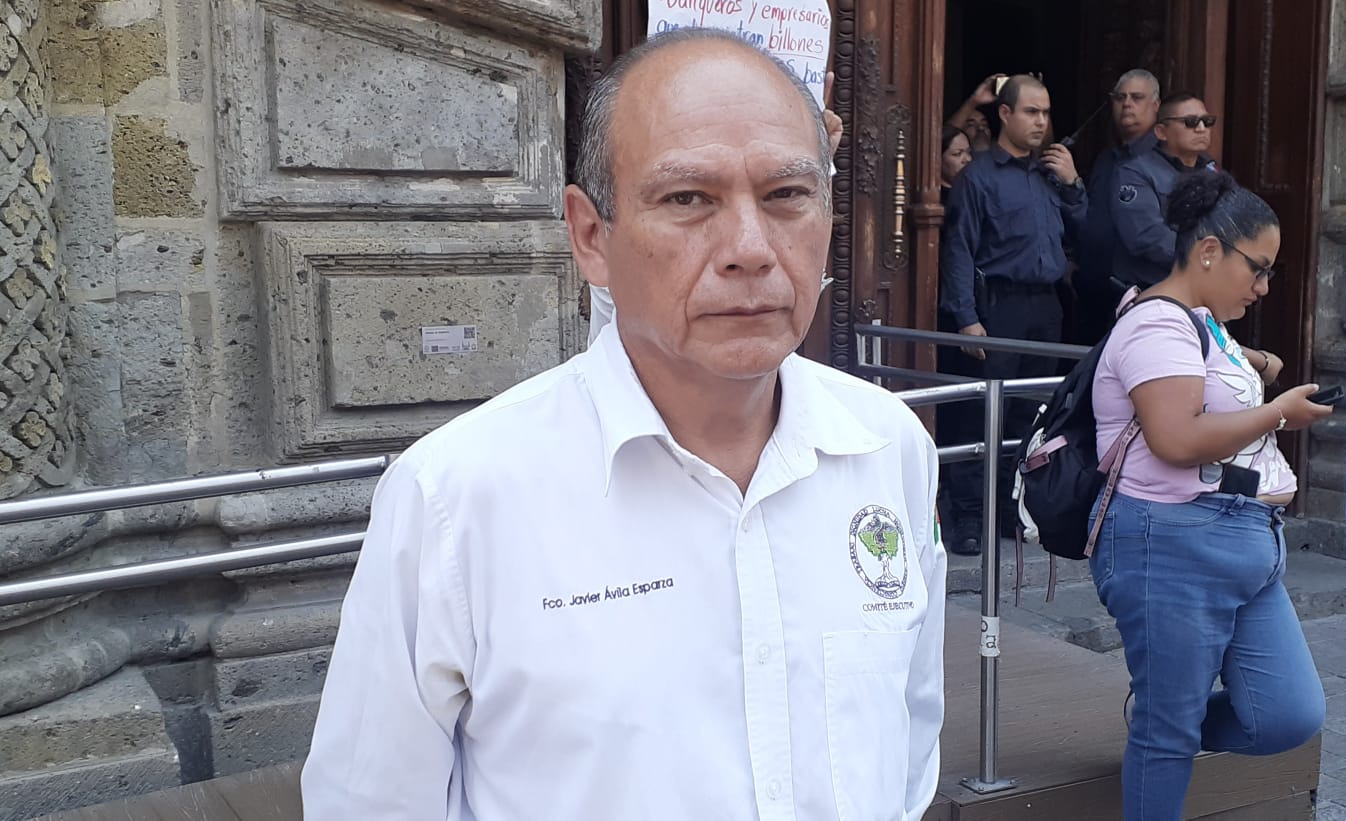 Más de 100 maestros siguen en lucha para ser reinstalados en el Colegio de Bachilleres Más de 100 maestros siguen en lucha para ser reinstalados en el Colegio de Bachilleres