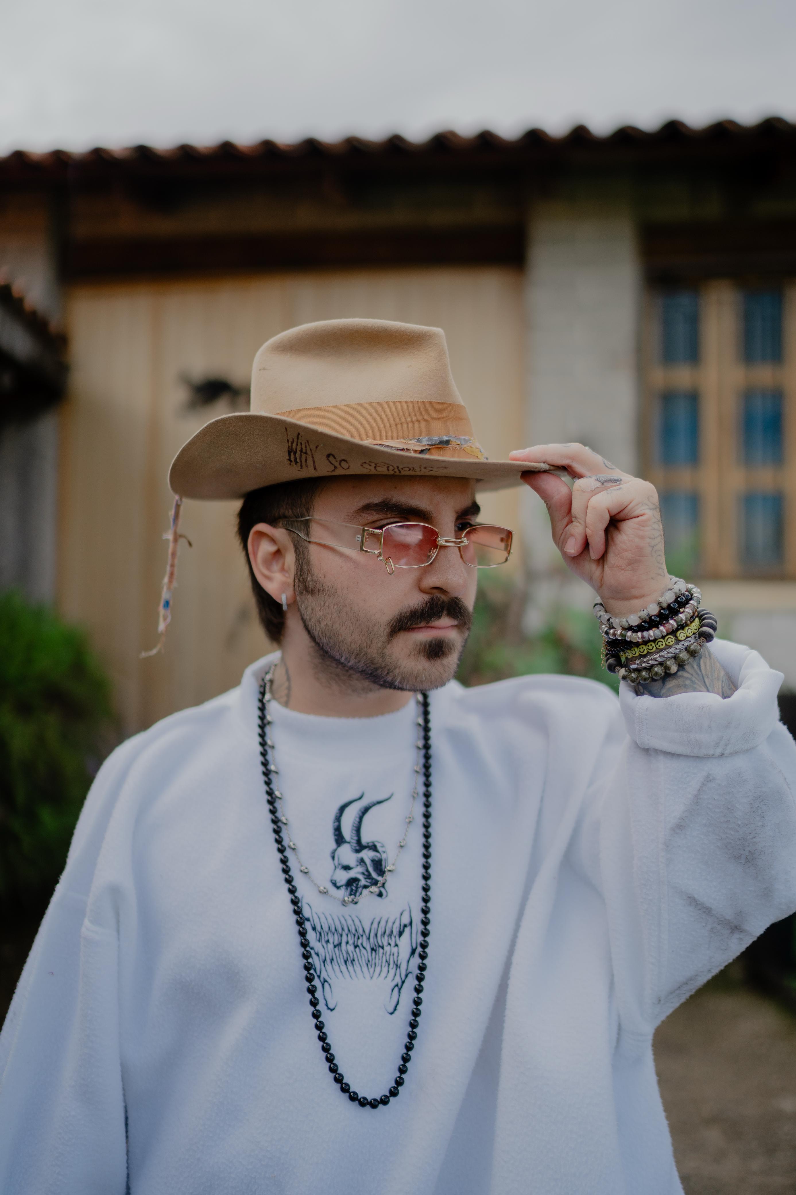 Ramón Fernández lanza su EP “Para Ti” y rinde homenaje al legado de su abuelo Vicente Fernández