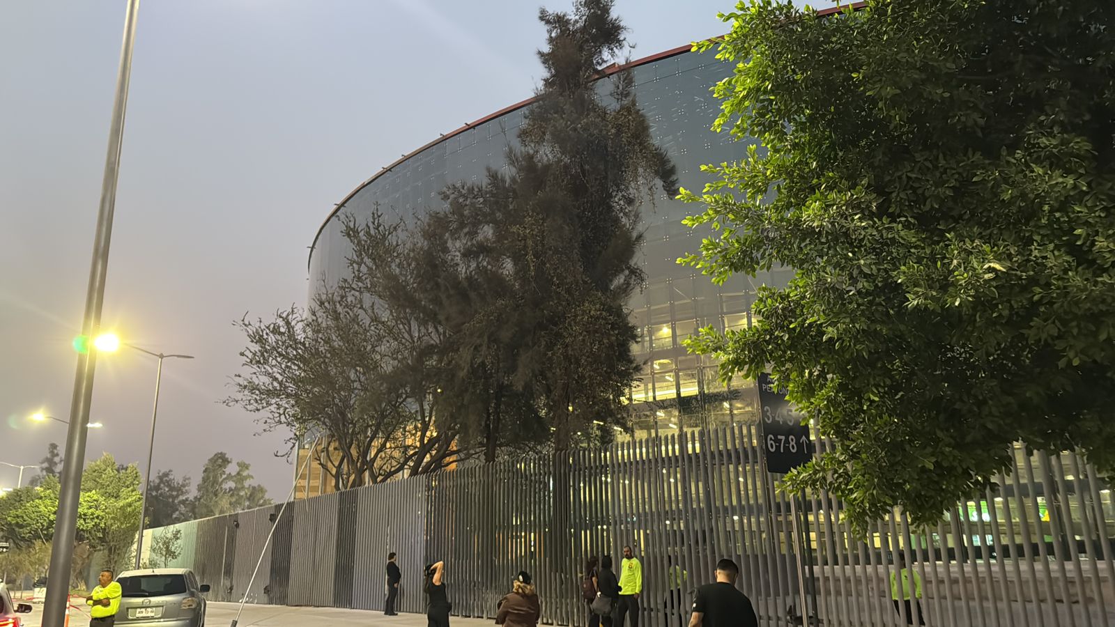 La Arena Guadalajara falla de nuevo en su inauguración con concierto cancelado de Roberto Carlos La Arena Guadalajara falla de nuevo en su inauguración con concierto cancelado de Roberto Carlos