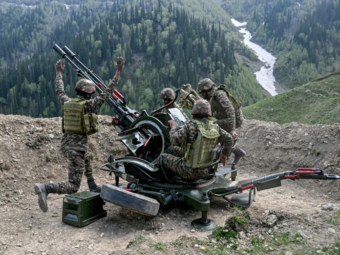 El enfrentamiento India-Pakistán, escenario de lucimiento del armamento chino El enfrentamiento India-Pakistán, escenario de lucimiento del armamento chino