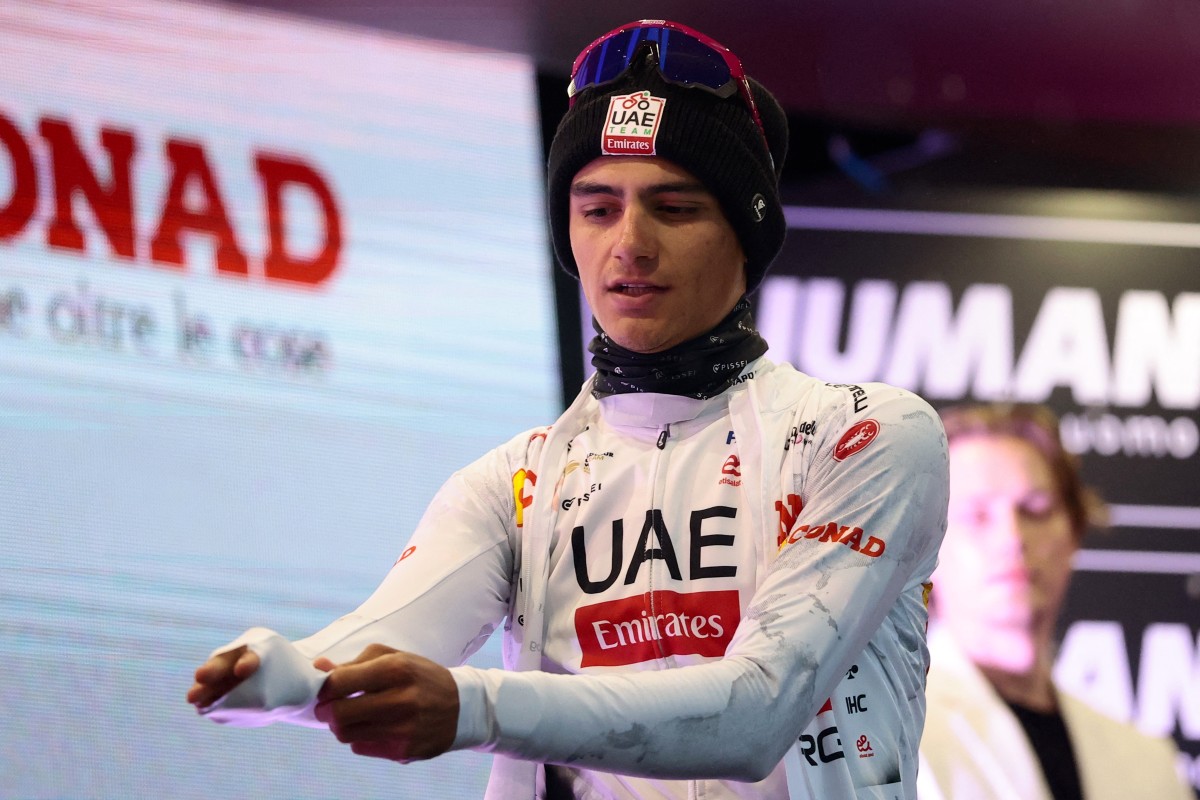 Del Toro refuerza su maglia rosa del Giro, Kooij gana al esprint Del Toro refuerza su maglia rosa del Giro, Kooij gana al esprint