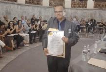 Por su trabajo en pro de la salud mental, entregan reconocimiento a Víctor Chávez Ogazón