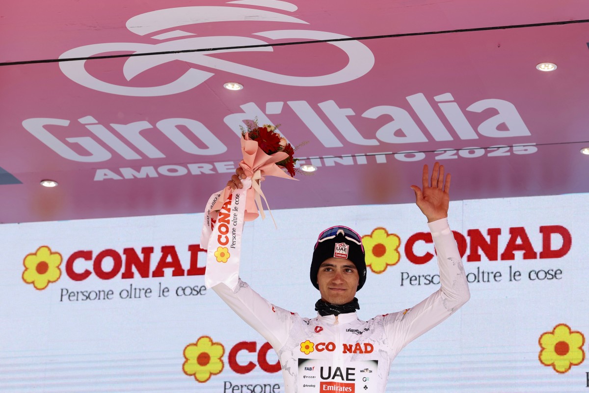 Carapaz gana la 11ª etapa del Giro, el mexicano Del Toro refuerza la maglia rosa Carapaz gana la 11ª etapa del Giro, el mexicano Del Toro refuerza la maglia rosa