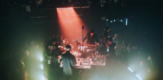 Como un experimento musical, Kinky presenta sus Rave Sessions con el "Sonido de la casa" 
