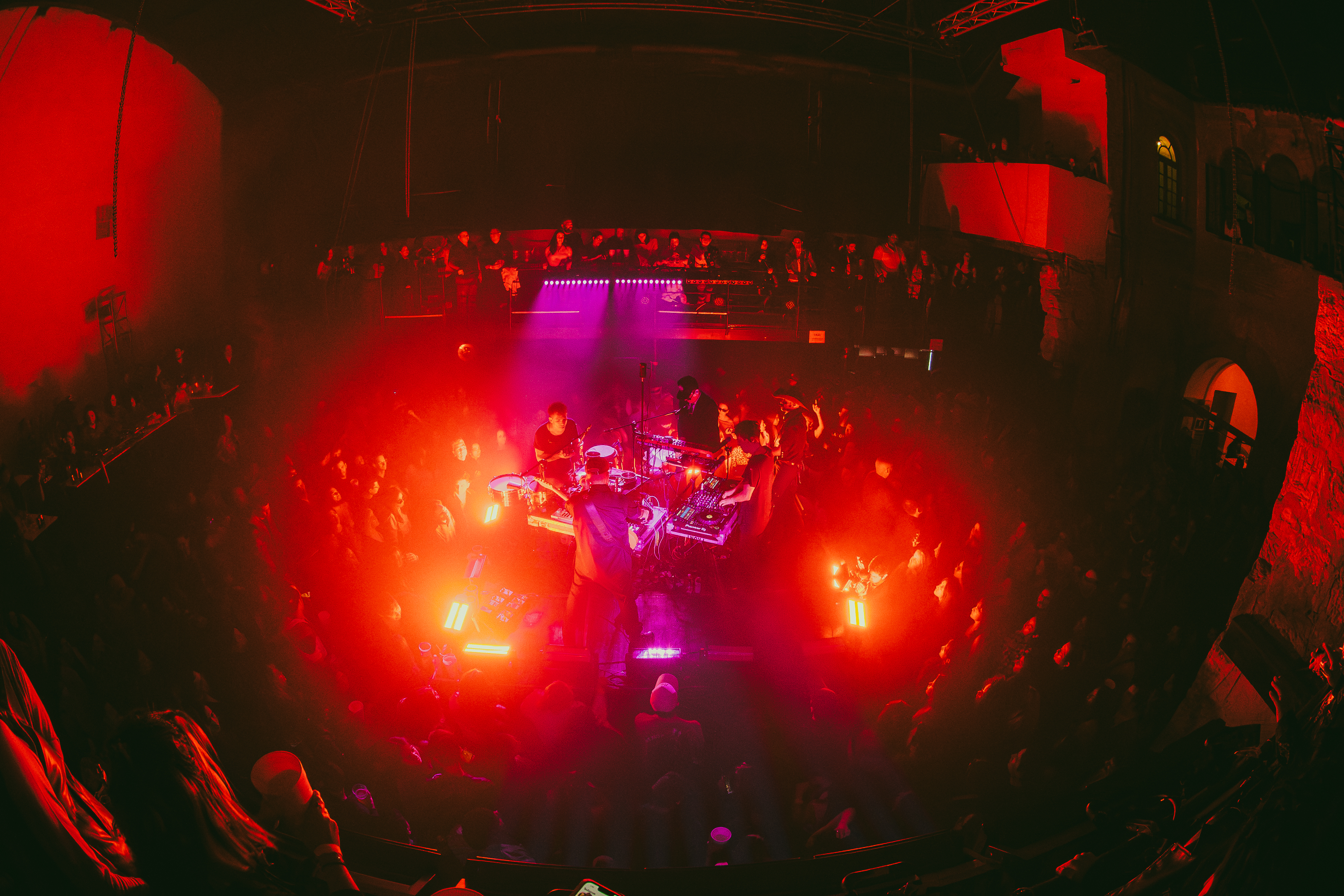 Como un experimento musical, Kinky presenta sus Rave Sessions con el “Sonido de la casa” Como un experimento musical, Kinky presenta sus Rave Sessions con el “Sonido de la casa”