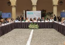 Quieren regular uso de teléfonos y tabletas para adolescentes en escuelas