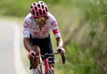 Carapaz gana la 11ª etapa del Giro, el mexicano Del Toro refuerza la maglia rosa