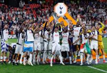 Tottenham salva el curso con la Europa League, la pesadilla del United no cesa