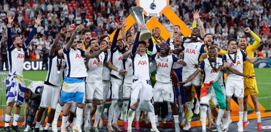 Tottenham salva el curso con la Europa League, la pesadilla del United no cesa
