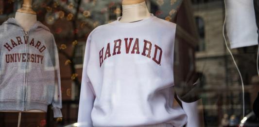 Universidad de Harvard ya no podrá inscribir a estudiantes extranjeros por orden de Trump