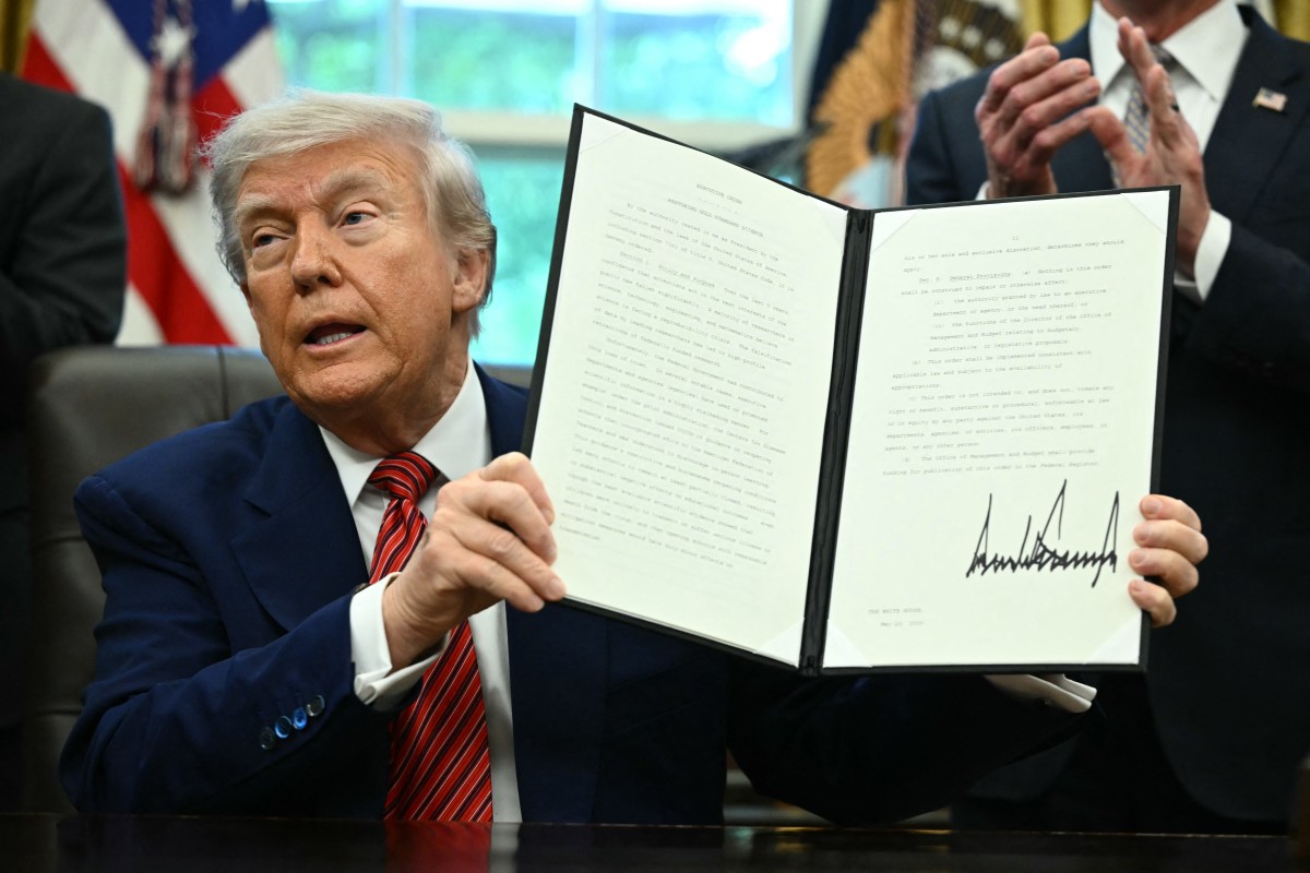 Trump firma decretos para impulsar la energía nuclear civil en EEUU