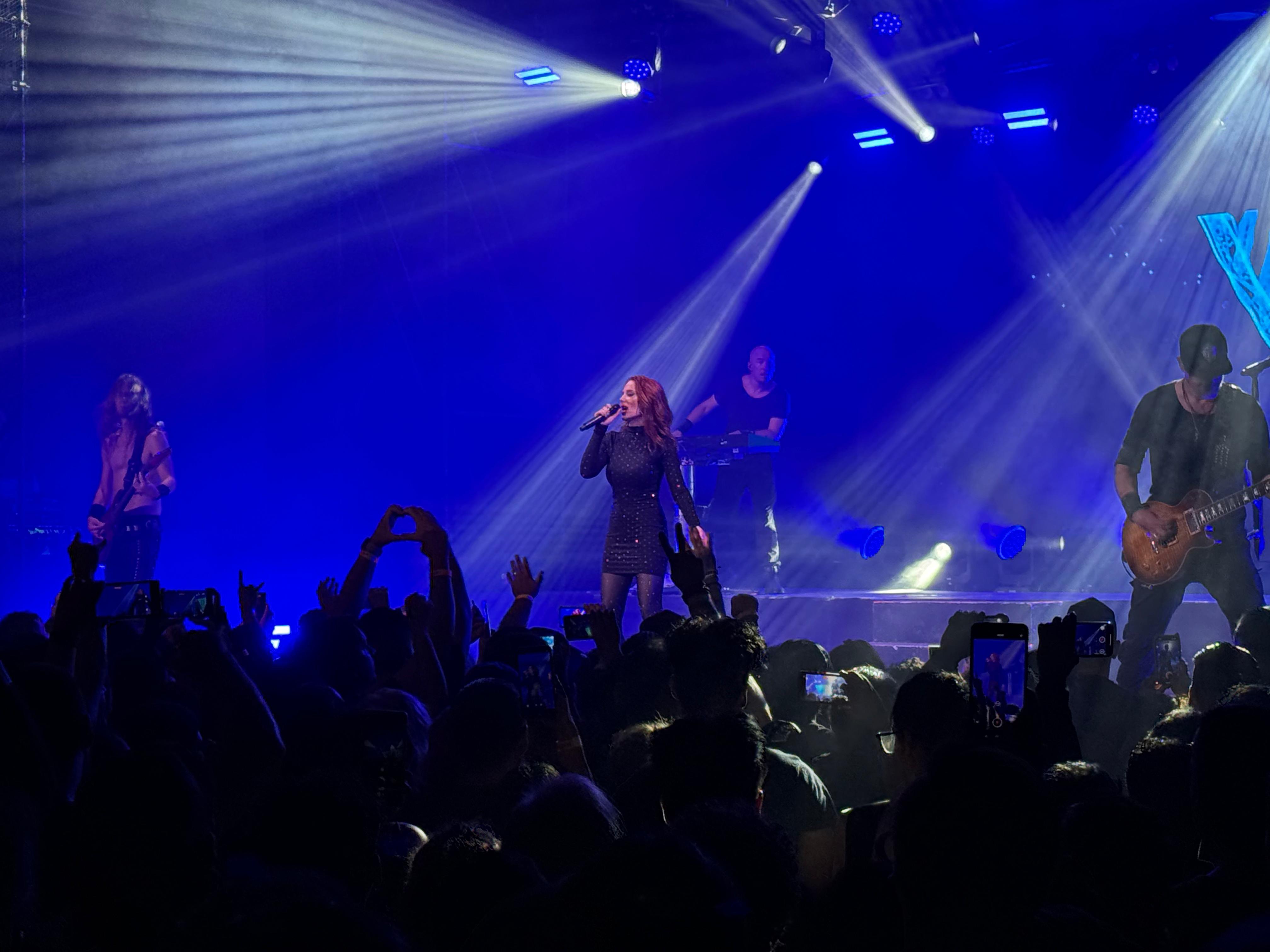 La energía de Epica conquista el Teatro Estudio Cavaret en su último concierto en México La energía de Epica conquista el Teatro Estudio Cavaret en su último concierto en México