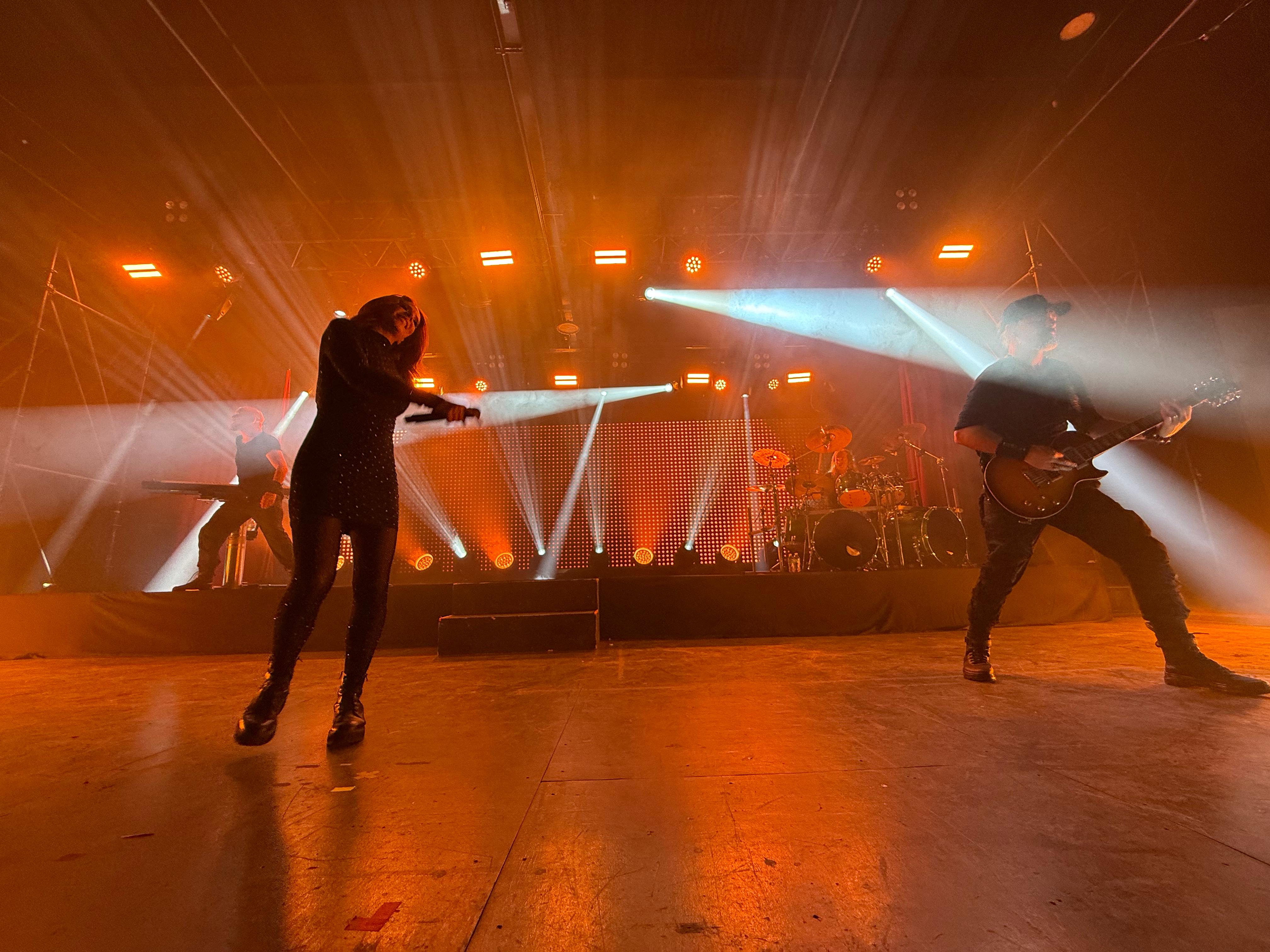 La energía de Epica conquista el Teatro Estudio Cavaret en su último concierto en México La energía de Epica conquista el Teatro Estudio Cavaret en su último concierto en México