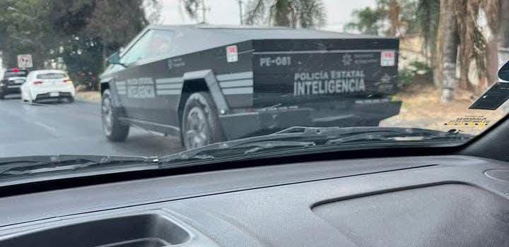 Senador Carlos Lomelí critica compra millonaria de Cybertruck para Policía de Jalisco Senador Carlos Lomelí critica compra millonaria de Cybertruck para Policía de Jalisco