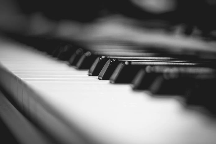 Profeco alerta por falla en adaptador de corriente para pianos y baterías Profeco alerta por falla en adaptador de corriente para pianos y baterías