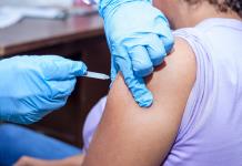 Vacunación en el embarazo, clave para proteger a bebés prematuros, advierten expertos