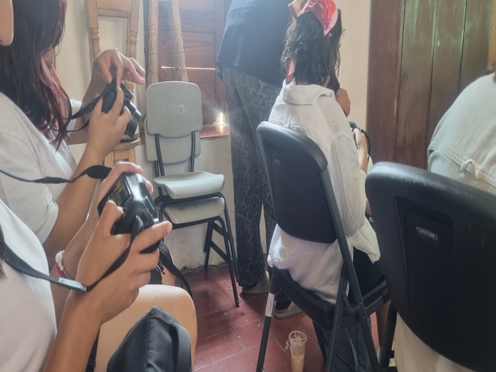 Imparten primera sesión del taller de fotografía en la feria del libro Imparten primera sesión del taller de fotografía en la feria del libro