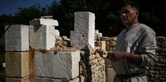 Construcción de una catedral gótica en Francia, con técnicas medievales