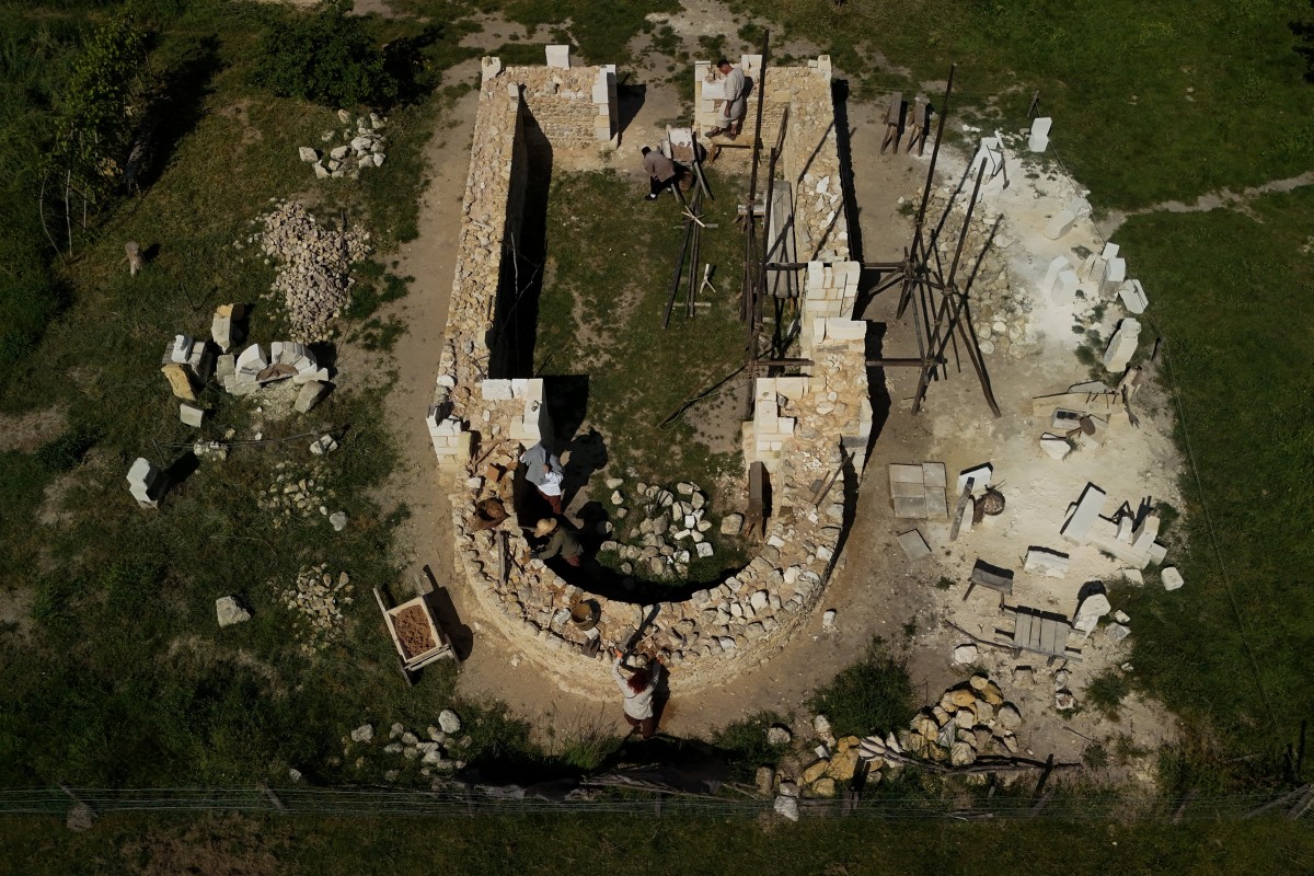 Construcción de una catedral gótica en Francia, con técnicas medievales Construcción de una catedral gótica en Francia, con técnicas medievales