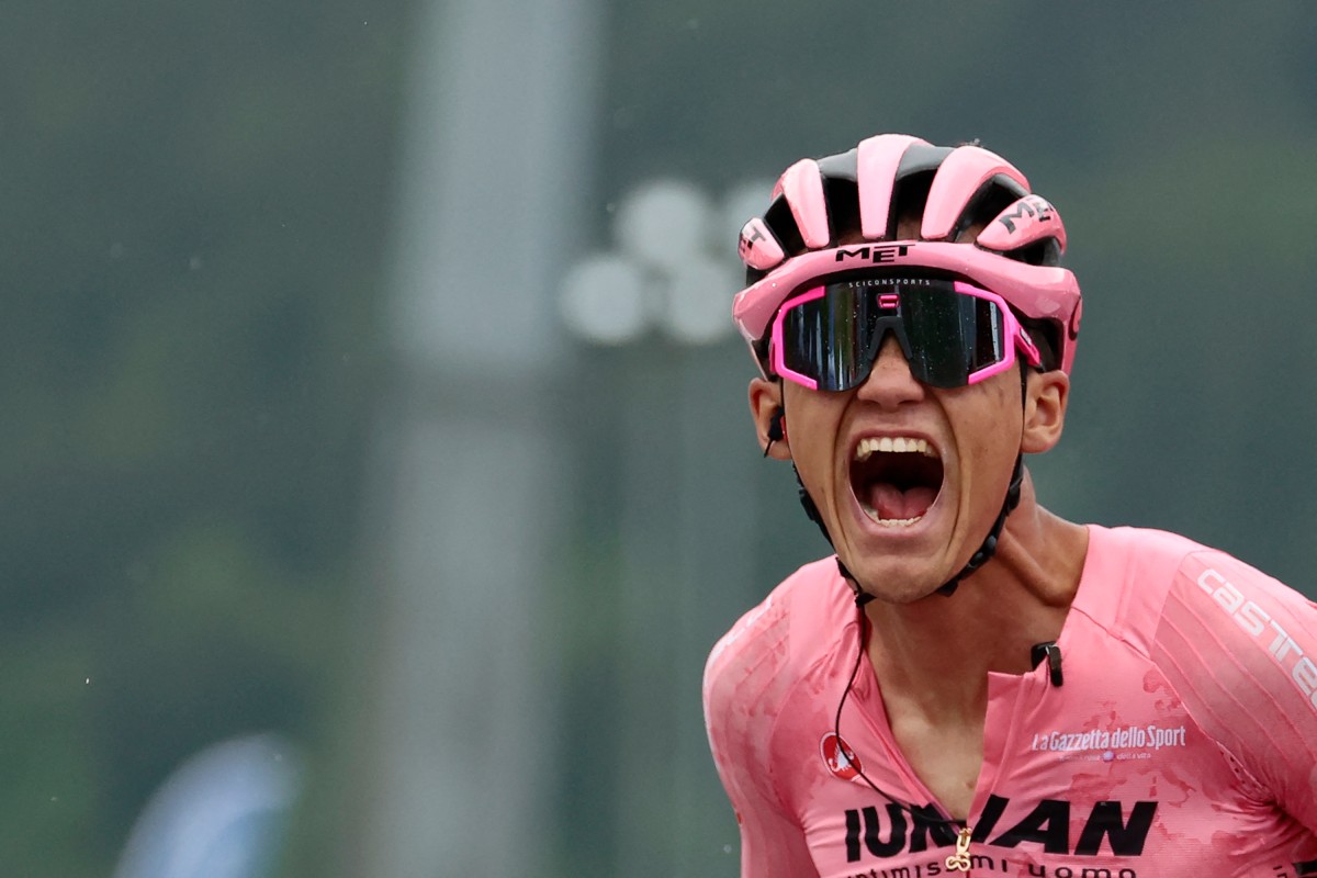 Isaac Del Toro triunfa en la 17ª etapa y refuerza su maglia rosa Isaac Del Toro triunfa en la 17ª etapa y refuerza su maglia rosa