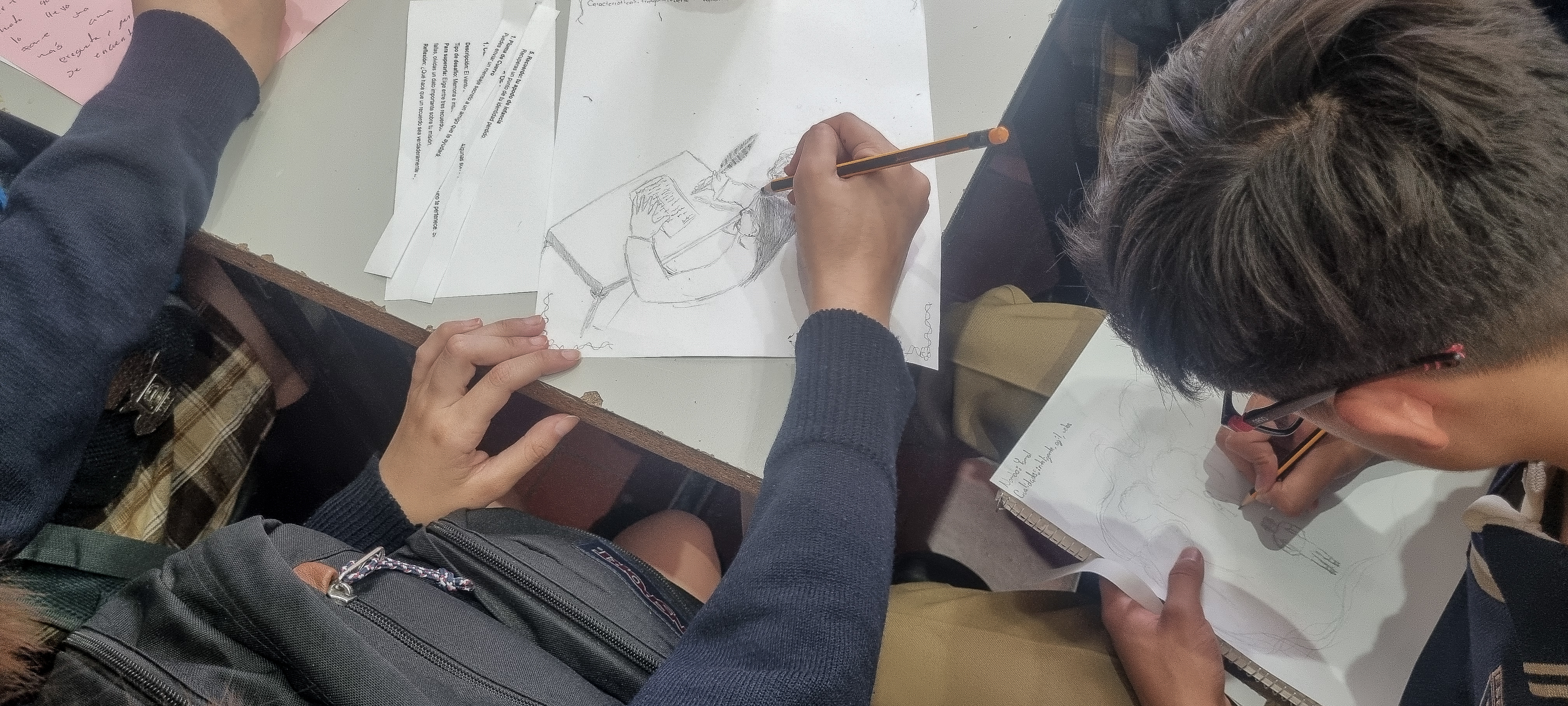 Imparten taller dinámico “El viaje del héroe” con estudiantes de secundaria Imparten taller dinámico “El viaje del héroe” con estudiantes de secundaria