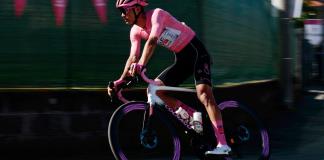 Del Toro sigue líder del Giro tras etapa de transición ganada por Denz