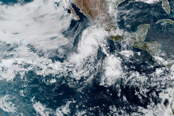 La tormenta tropical Alvin se forma cerca de la costa del Pacífico mexicano La tormenta tropical Alvin se forma cerca de la costa del Pacífico mexicano