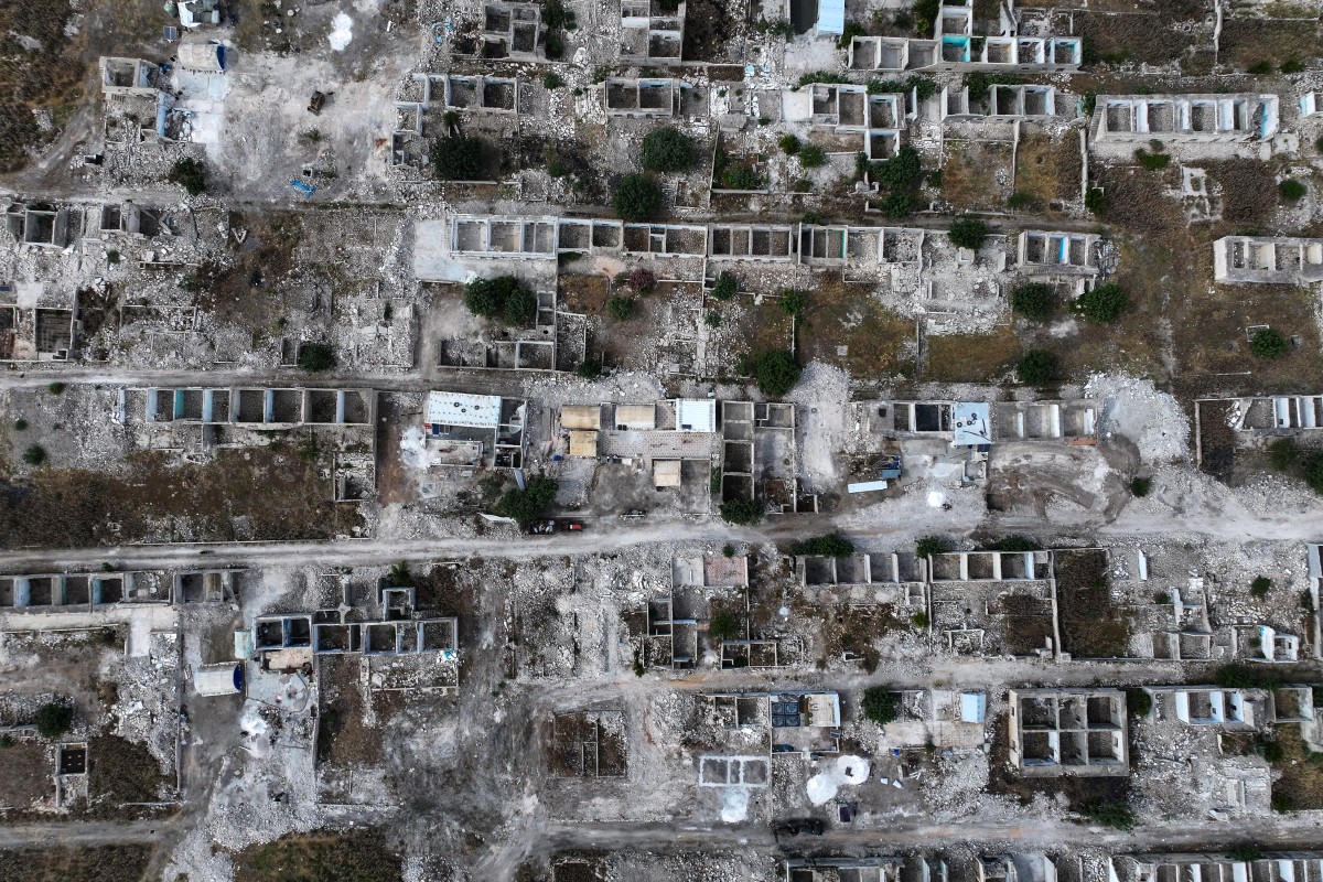En Siria, desplazados regresan a acampar en las ruinas de sus casas En Siria, desplazados regresan a acampar en las ruinas de sus casas