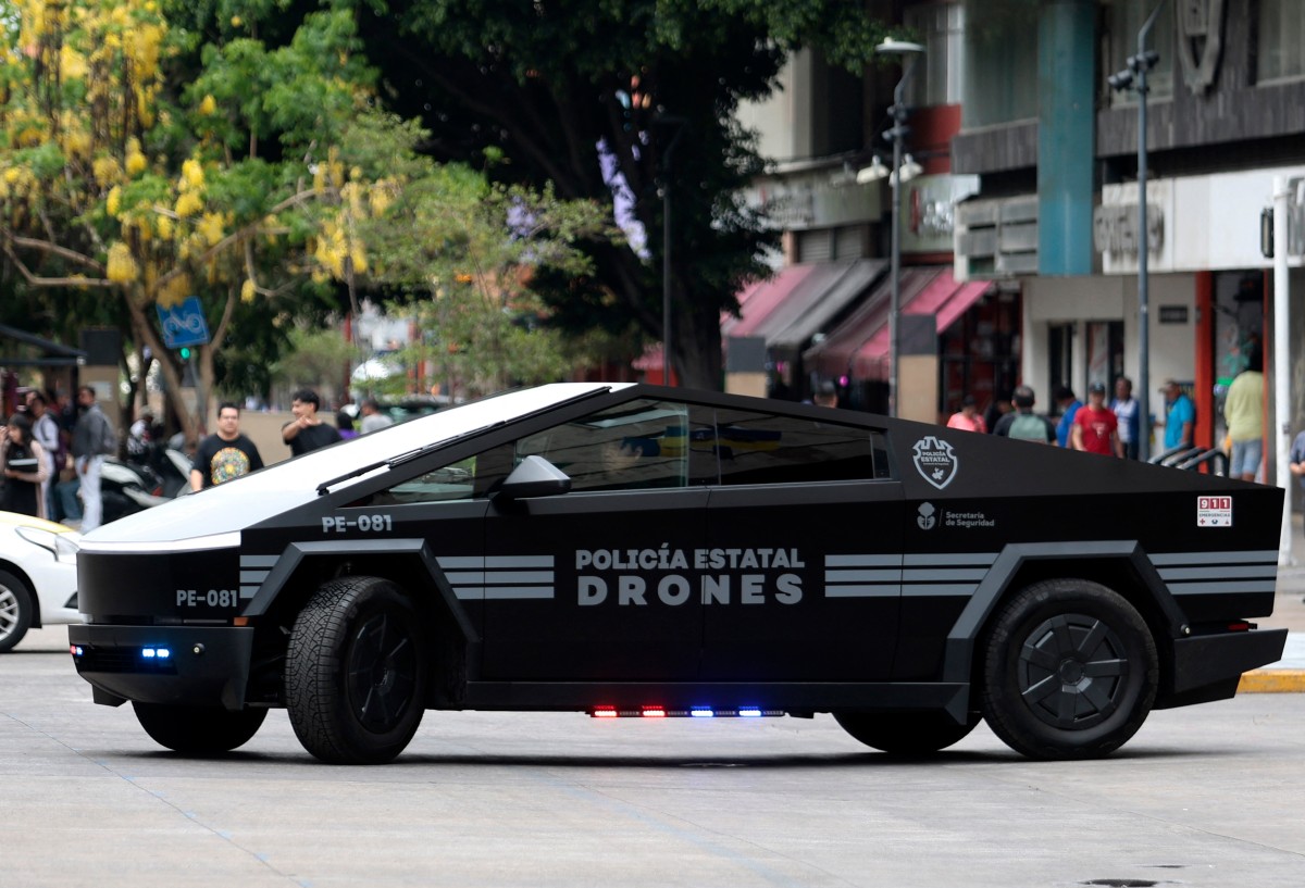 Cybertrucks para enfrentar al narco en Jalisco Cybertrucks para enfrentar al narco en Jalisco