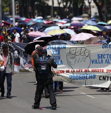 Maestros suman 15 días de protestas tras no alcanzar acuerdo con Gobierno