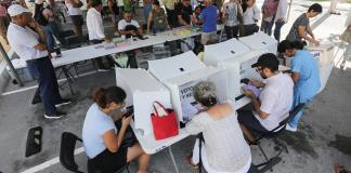 Abren los centros de votación para la inédita elección judicial en México