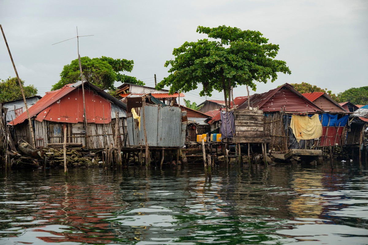 Un año después del éxodo, quietud invade la isla panameña que se tragará el mar Un año después del éxodo, quietud invade la isla panameña que se tragará el mar