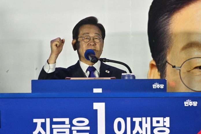 El candidato de centroizquierda Lee Jae-myung gana la presidencial en Corea del Sur, afirman cadenas de TV El candidato de centroizquierda Lee Jae-myung gana la presidencial en Corea del Sur, afirman cadenas de TV