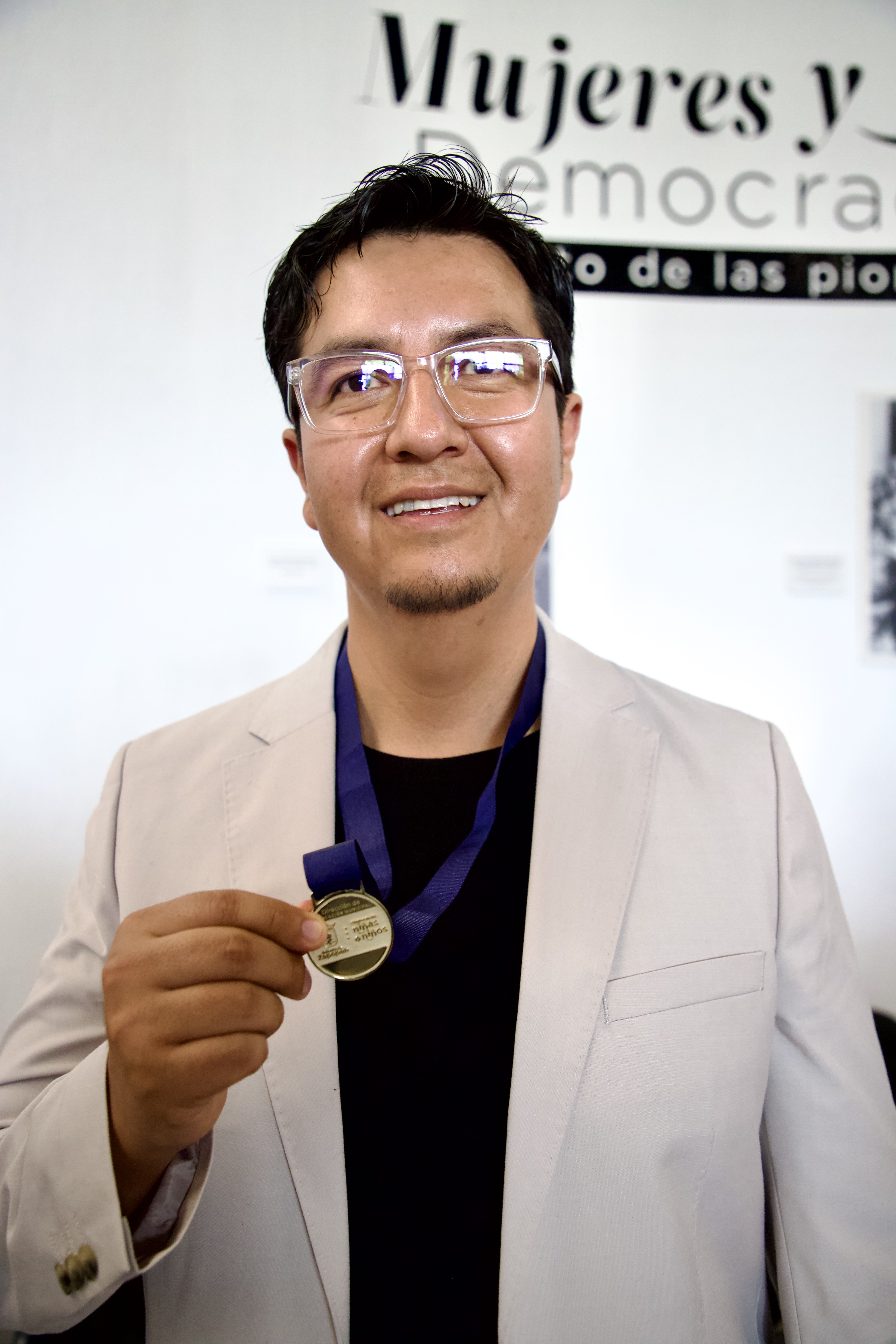 Zapopan entrega Presea al Mérito Magisterial 2025 al profesor José Alfredo Rodríguez Zapata Zapopan entrega Presea al Mérito Magisterial 2025 al profesor José Alfredo Rodríguez Zapata