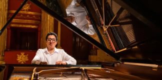 Joven pianista necesita tu ayuda para mejorar su salud