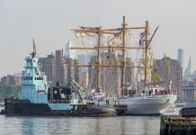 Buque Cuauhtémoc, accidentado el 13 de mayo, es enviado a muelle de reparación en Brooklyn