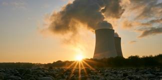 Japón alarga la vida de sus centrales nucleares
