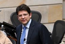 Aspirante a presidencia de Colombia supera con éxito una primera cirugía tras ser baleado