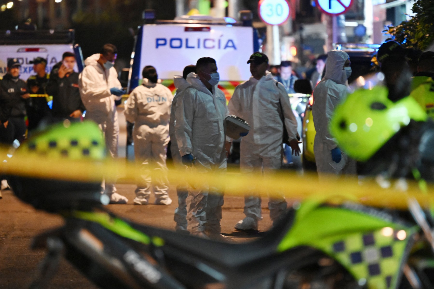 Un aspirante a presidente de Colombia, herido con tres balazos en atentado Un aspirante a presidente de Colombia, herido con tres balazos en atentado