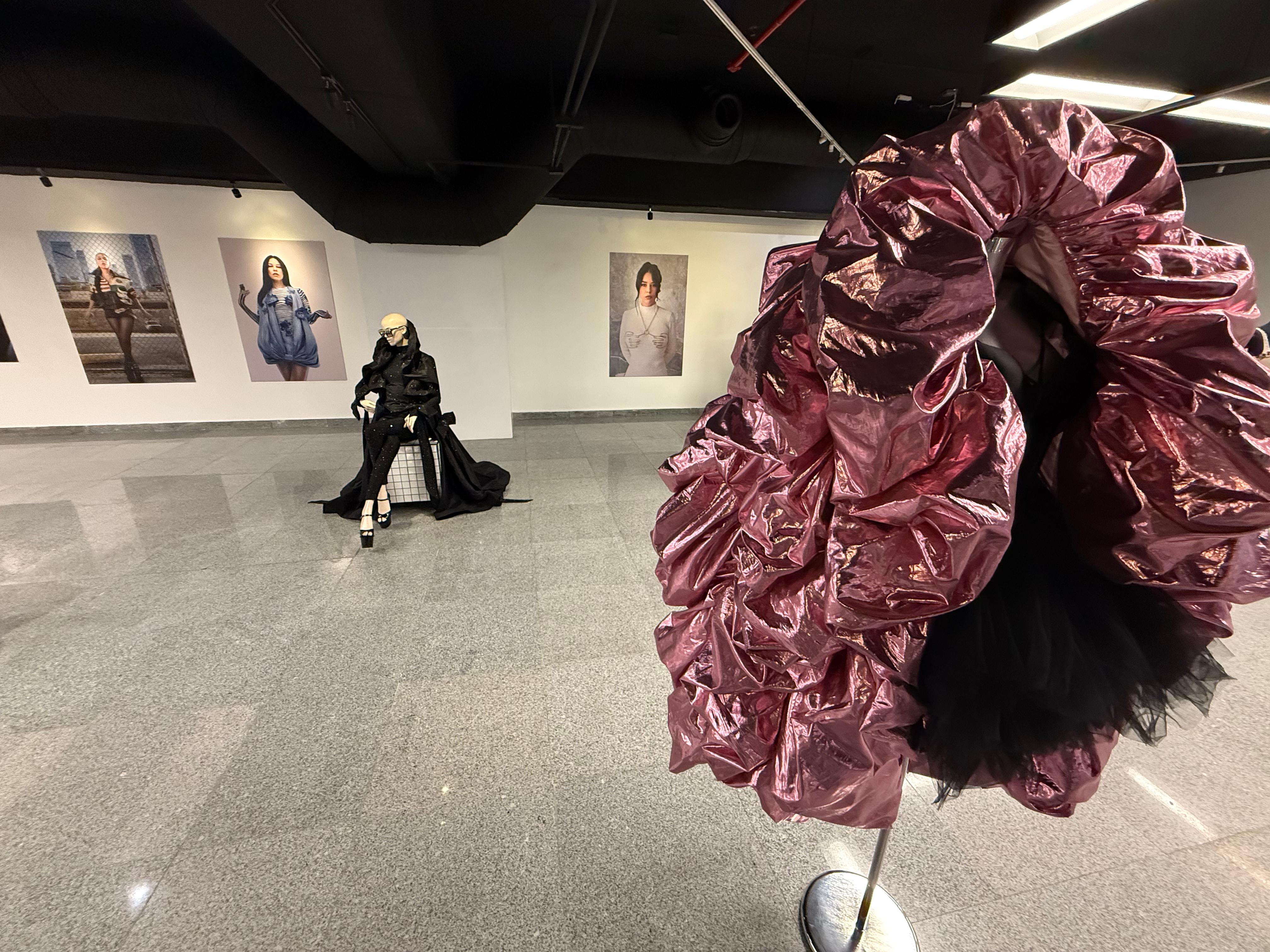 Denisse Guerrero celebra su estilo y trayectoria en exposición en Guadalajara Denisse Guerrero celebra su estilo y trayectoria en exposición en Guadalajara