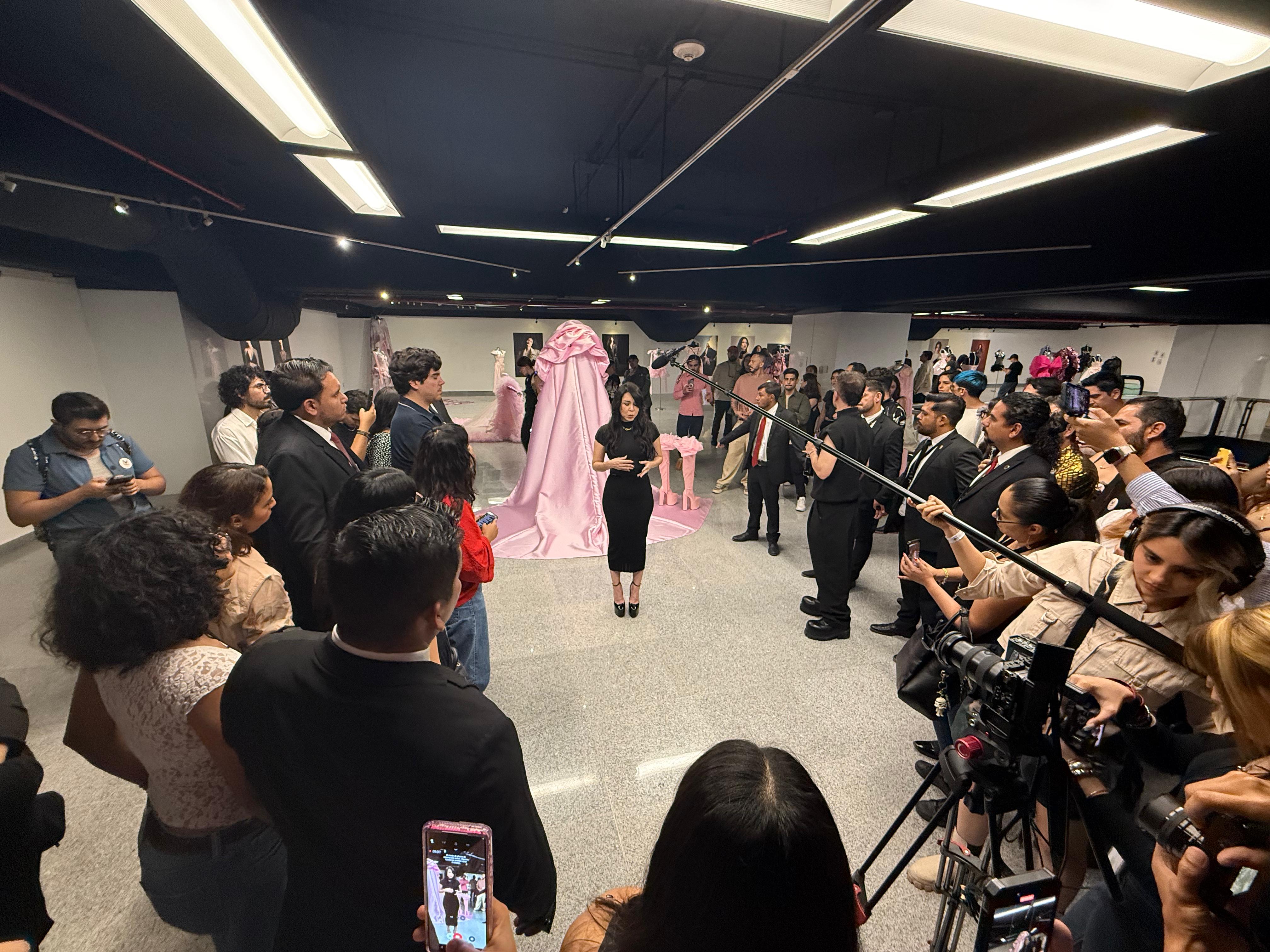 Denisse Guerrero celebra su estilo y trayectoria en exposición en Guadalajara Denisse Guerrero celebra su estilo y trayectoria en exposición en Guadalajara