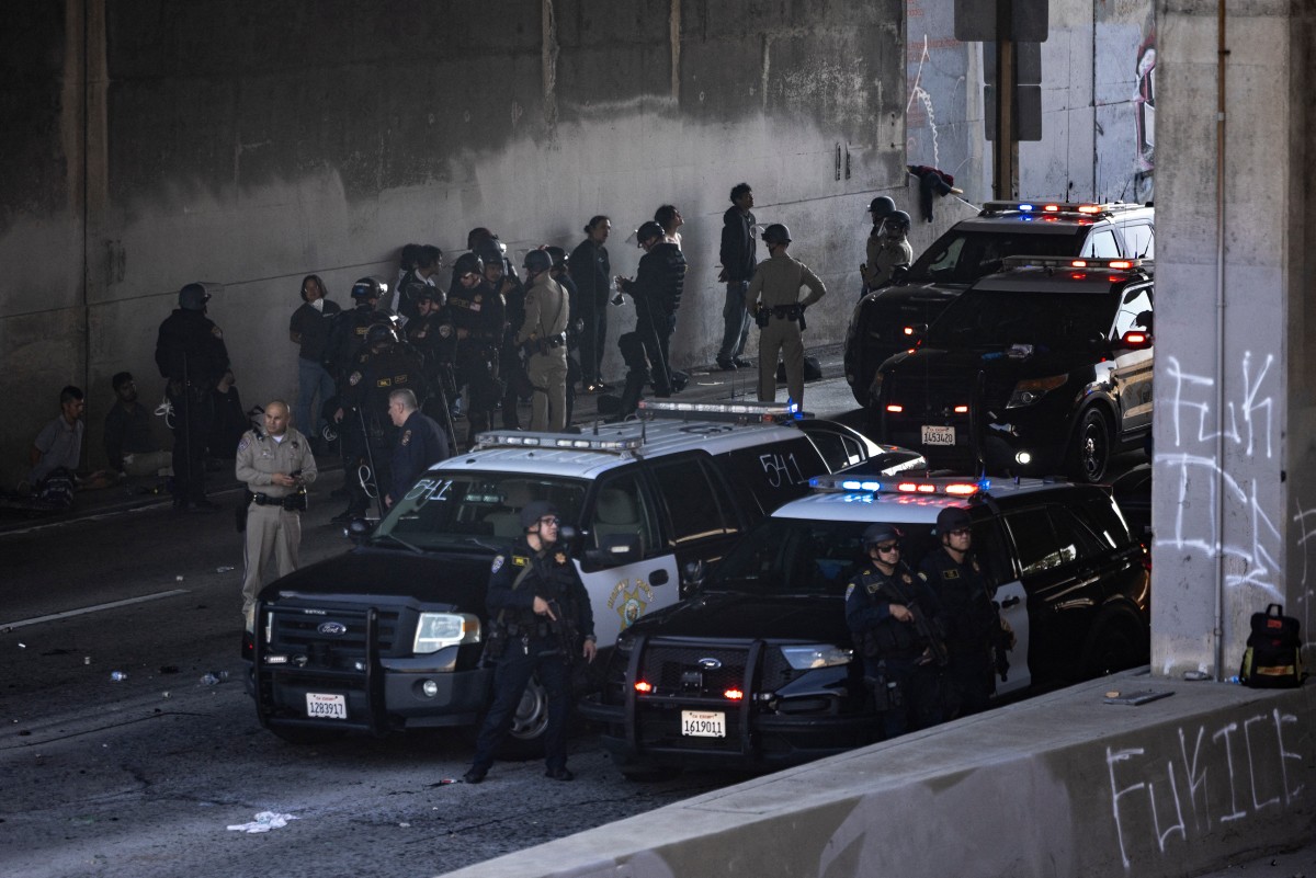 Disturbios por redadas contra migrantes en Los Ángeles, Trump aumenta presión Disturbios por redadas contra migrantes en Los Ángeles, Trump aumenta presión