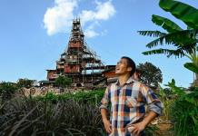 El hombre que construyó un edificio insólito para resistir a un proyecto turístico en China