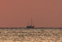 Israel anuncia que activistas de barco a Gaza están en aeropuerto para ser deportados