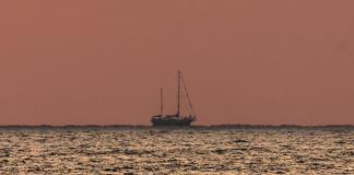 Israel anuncia que activistas de barco a Gaza están en aeropuerto para ser deportados